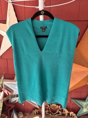 Ann Taylor Factory Sleeveless Top 
Women’s Size S